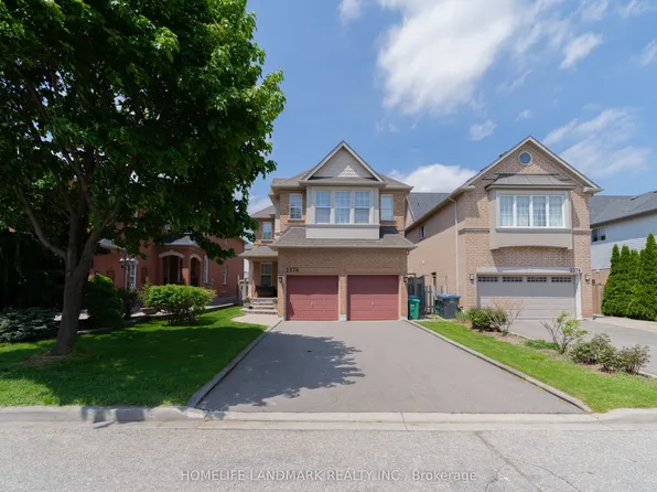 2376 Bankside Dr, Mississauga, ON L5M 6E5