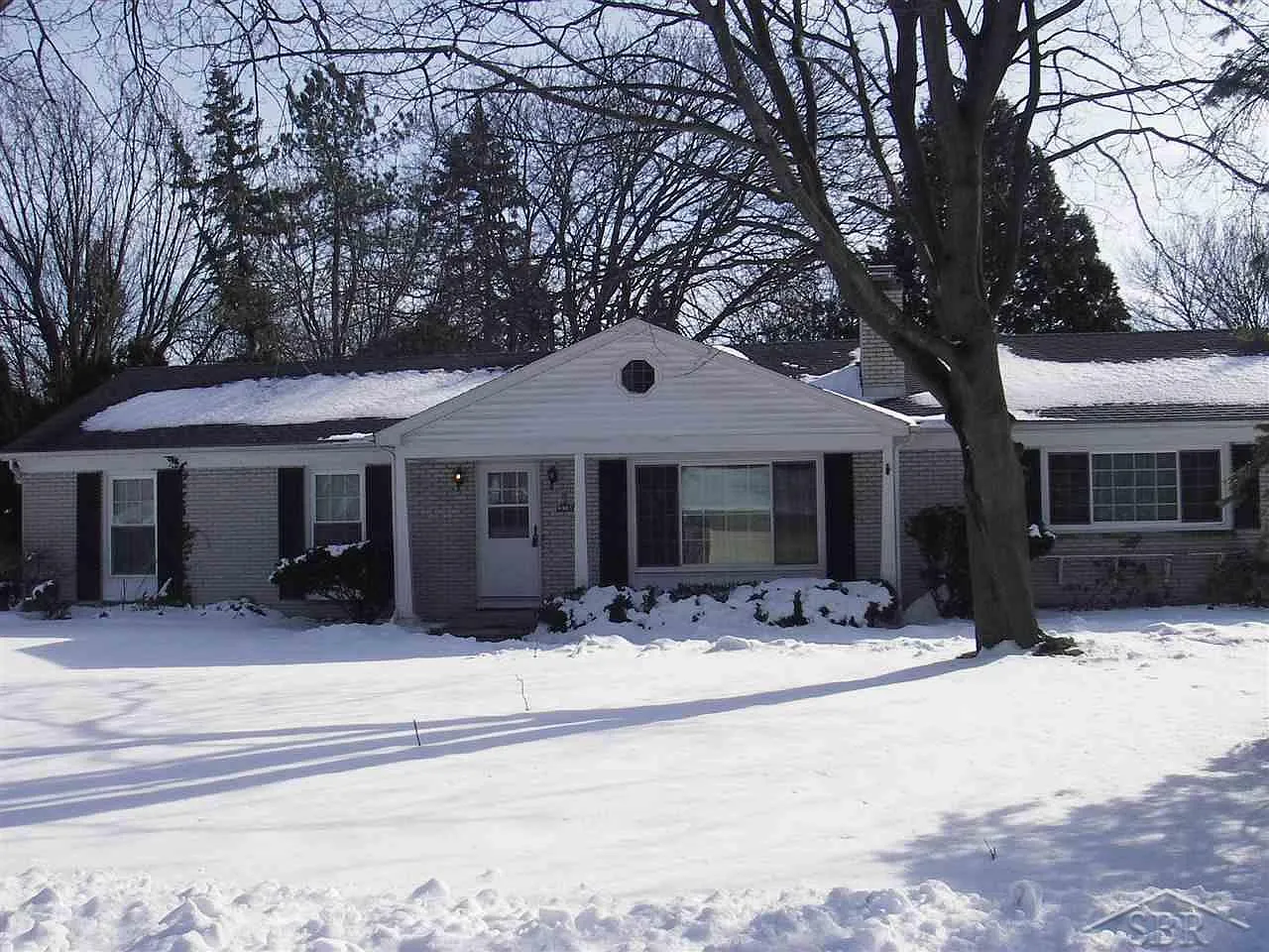 4365 Kirkwood Dr photo 1