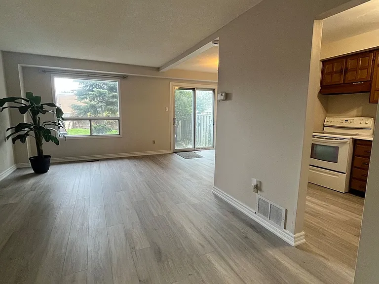 120 Neddie Dr — Photo 4