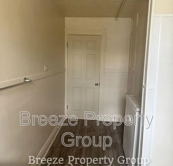 228 Langdon St — Photo 7