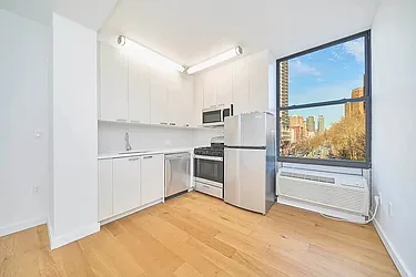 2338 2nd Avenue, #6A