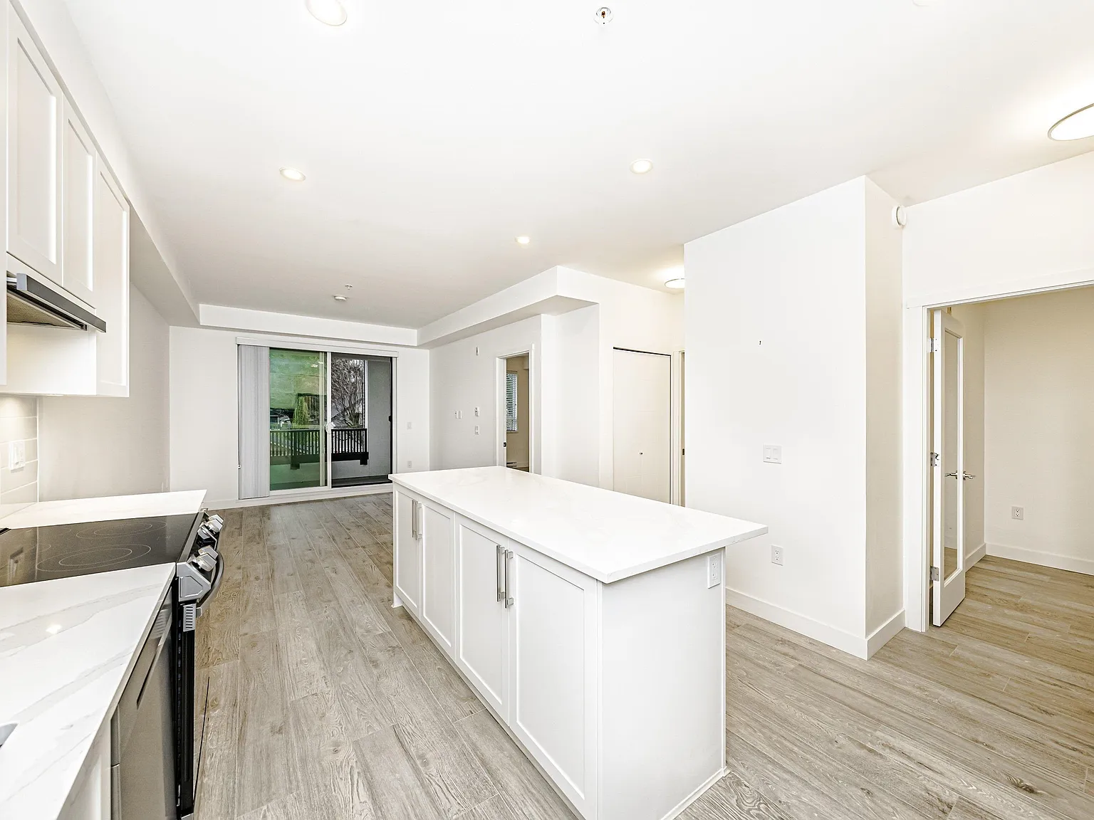1 bed, 689 sqft, $1,975 — Photo 3