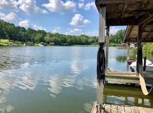 212 Branding Iron Ln, Holly Lake Ranch, TX 75765