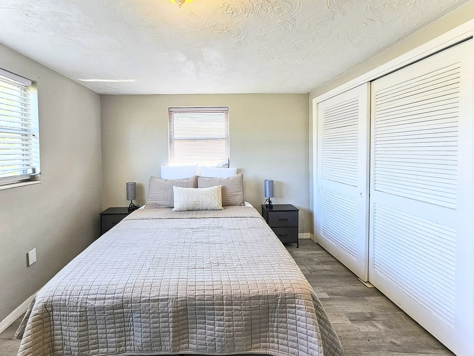 4 bed, 2.0 bath, 1100 sqft, $862 — Photo 3
