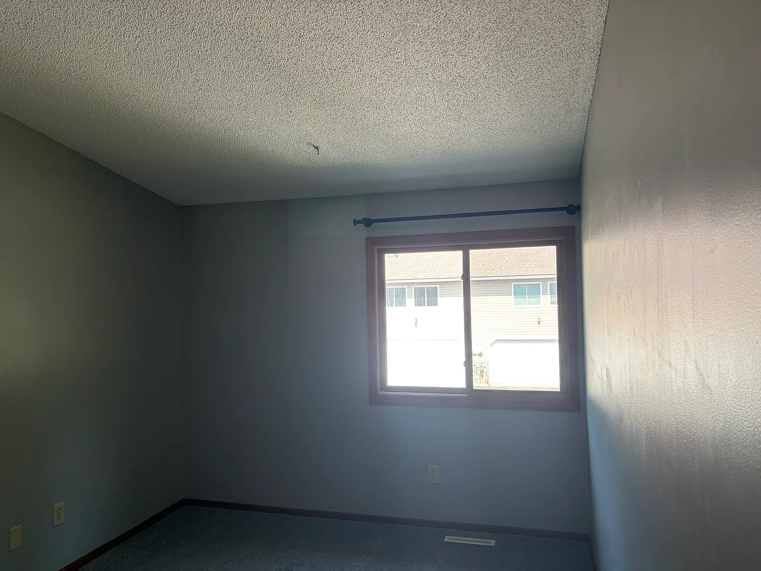 3 bed, 1600 sqft, $1,800 — Photo 4