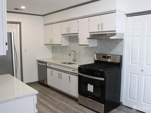 1612 Raspberry Ct, Edison, NJ 08817