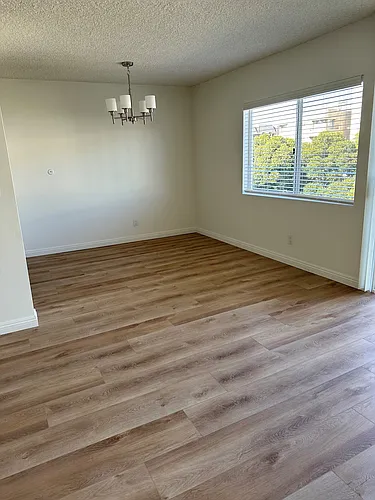 Floor plan 1 Bed 1.5 Bath/Den