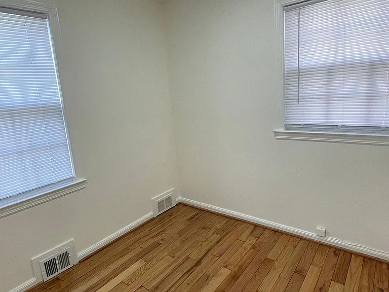 2924 Marshall St — Photo 22