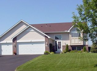 993 Bridle Creek Dr, Jordan, MN 55352