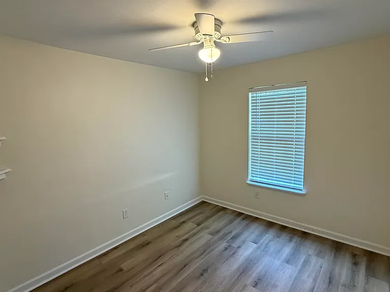2434 Dundee Dr — Photo 11
