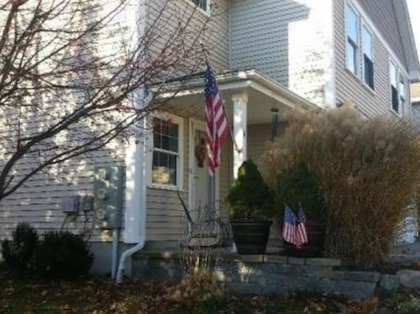 6 Signal St, Springvale, ME 04083