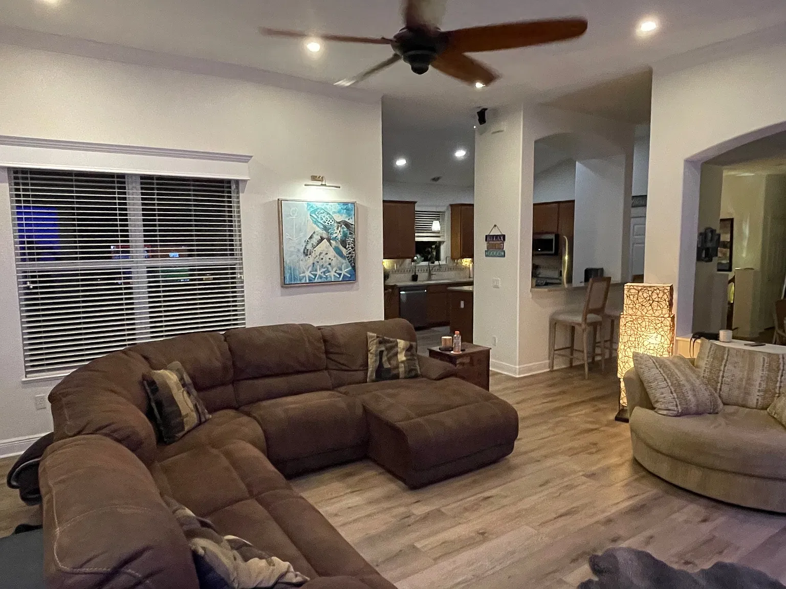 3 bed, 2564 sqft, $3,950 — Photo 2