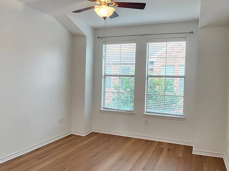 1211 Lake Pointe Way — Photo 16