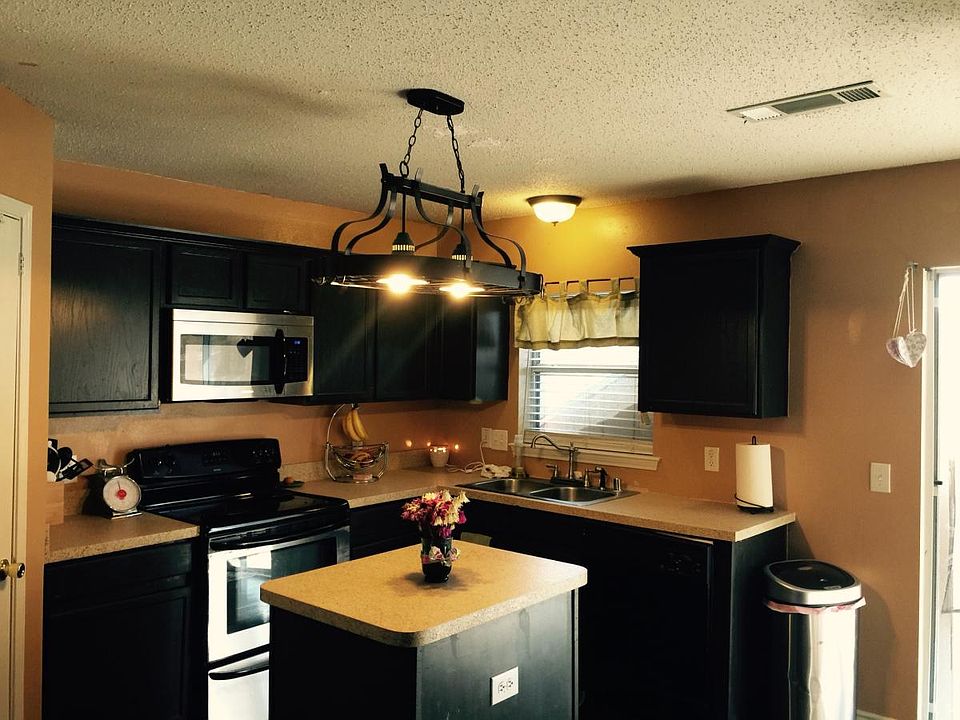 1st image of 107 Waterford Dr