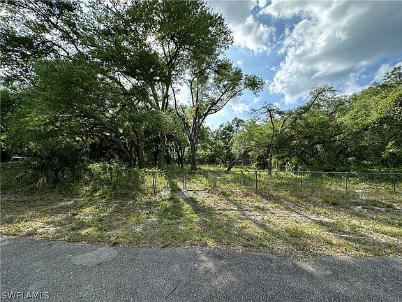 4th image of 1911 Robert Ave
