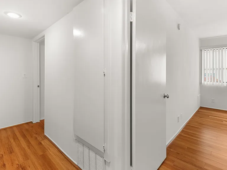 1619 S Bentley Ave #304 — Photo 14