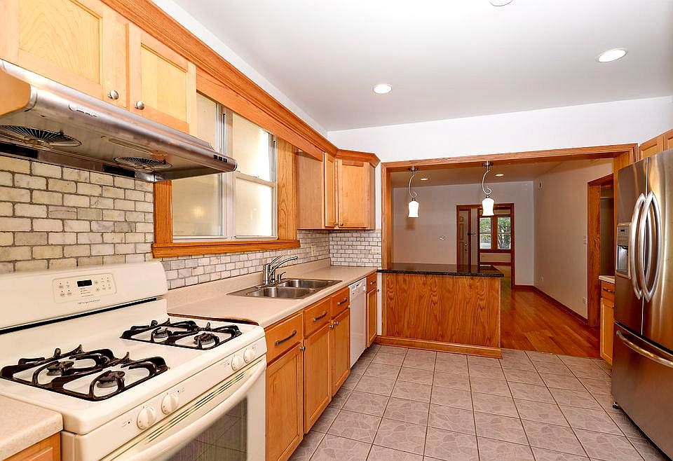 2nd image of 5023 N Springfield Ave APT 2