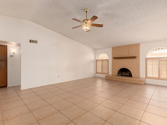 4th image of 6031 E Acoma Dr