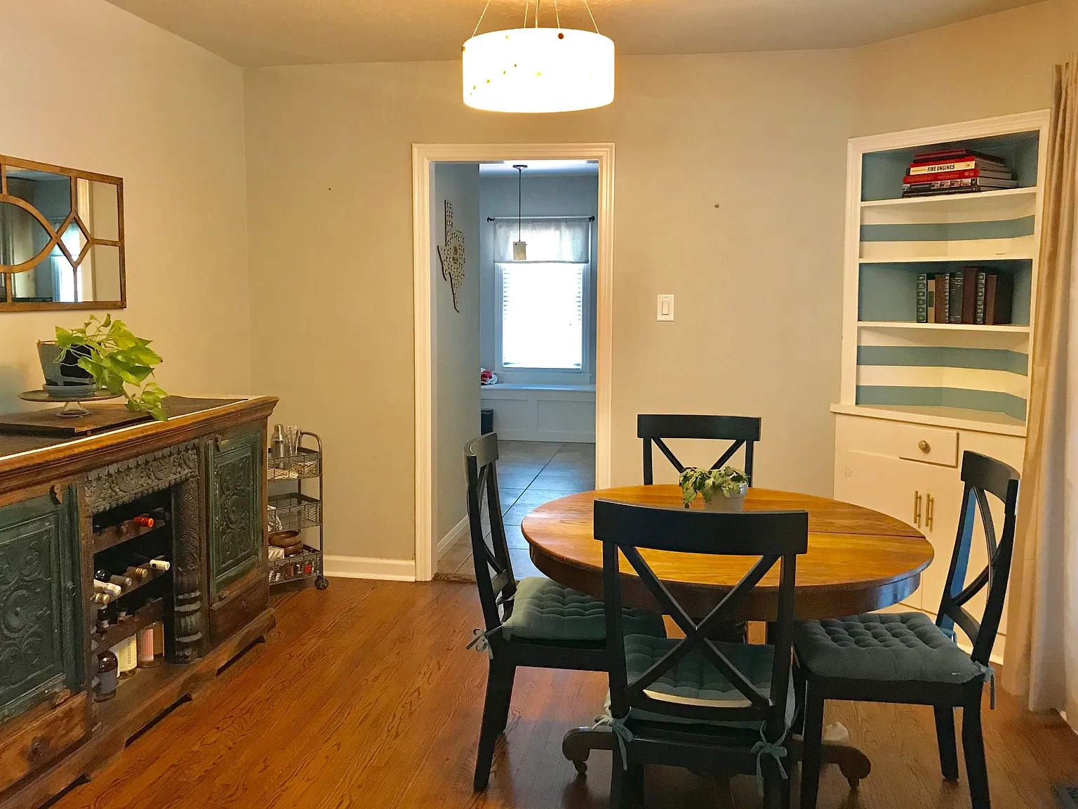 2 bed, 1195 sqft, $1,900 — Photo 3