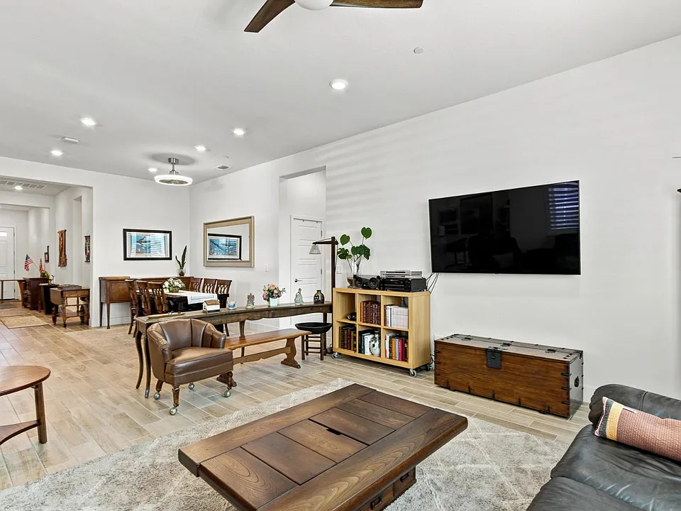 2752 Brookshire Cir