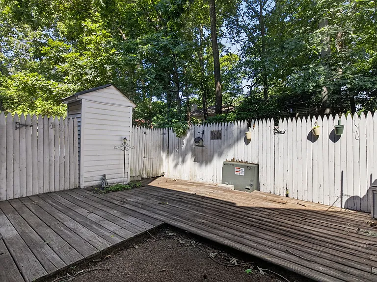 18 Colonies Lndg — Photo 25
