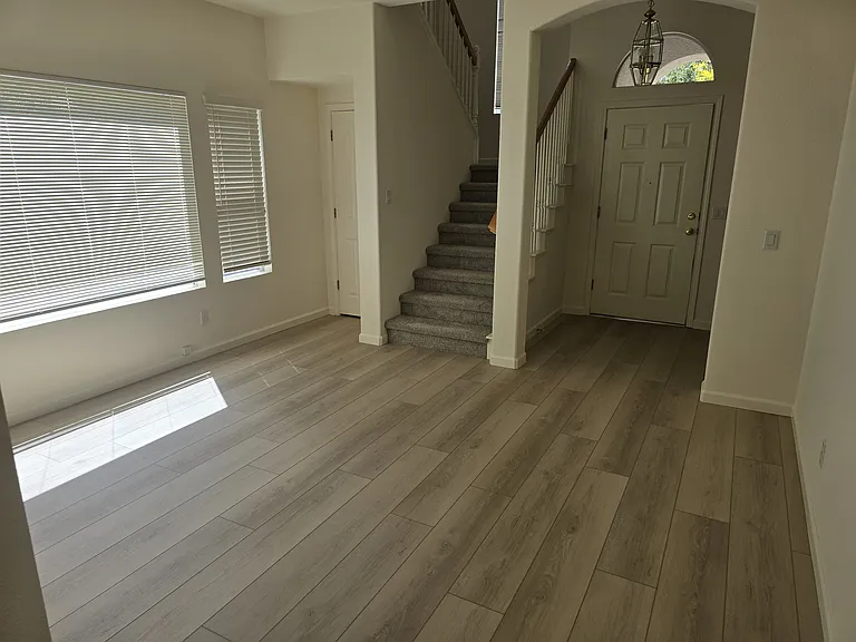 549 Cascade Dr — Photo 8