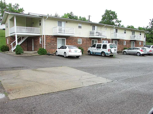 1190 Lois Ln Photo 1