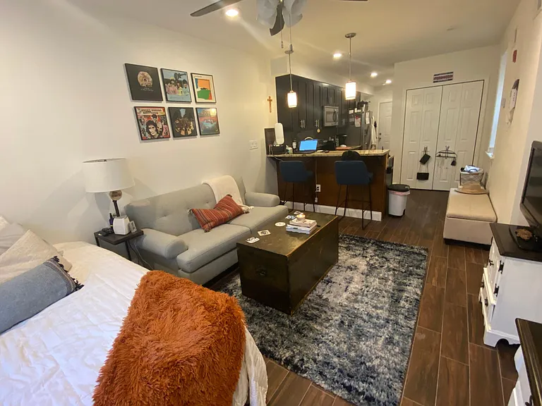 1621 Brown St #2 — Photo 3