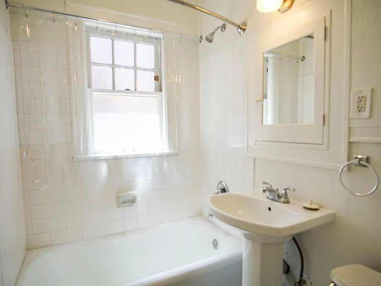 751 SW Vista Ave #9 — Photo 11