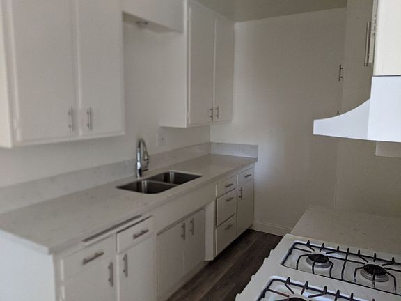 3rd image of 1037 E 4th St APT 14
