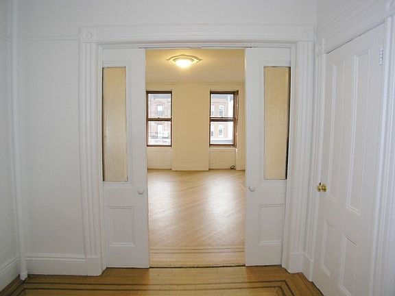 3rd image of 142 7th Ave APT 3