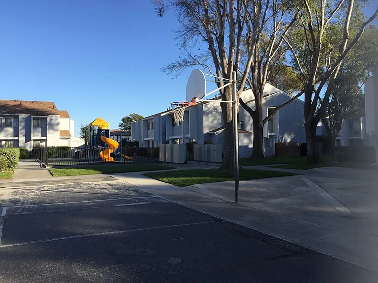 Fairview Green — Photo 8