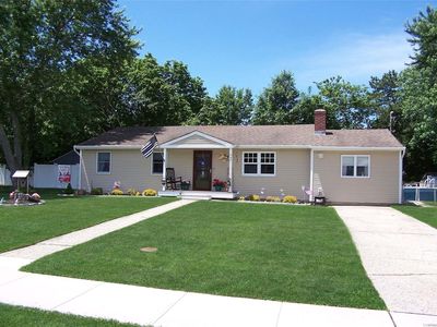 342 Randall Road, Ridge, NY, 11961