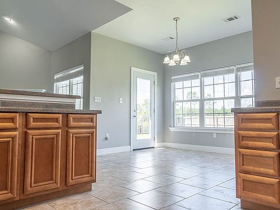 3rd image of 101 Wood Oaks Ct