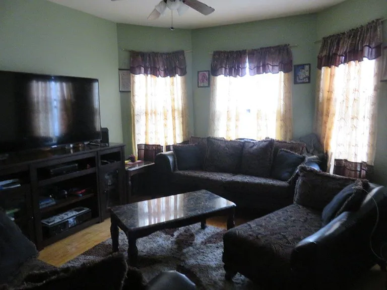 1901 N Pulaski Rd #2 — Photo 3