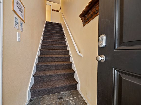 3rd image of 87786 E Creek Ridge Rd