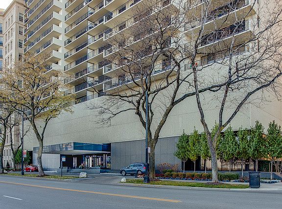 2nd image of 1212 N Lake Shore Dr APT 18BS