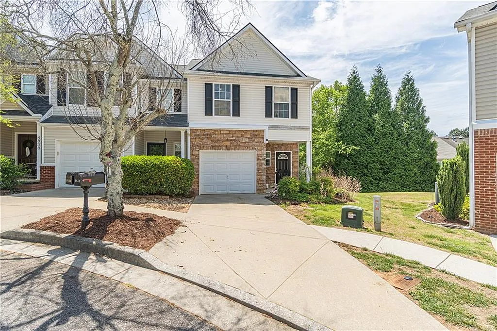 3 bed, 2.5 bath, 1740 sqft, $2,000 — Photo 2