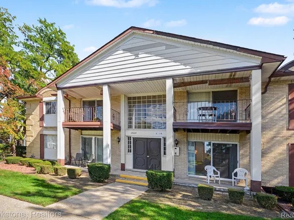 29224 Gloede Dr #151, Warren, MI 48088