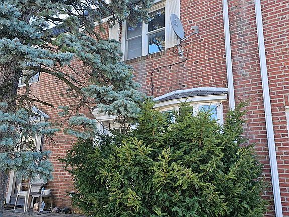 2nd image of 104 Rosemont Ave