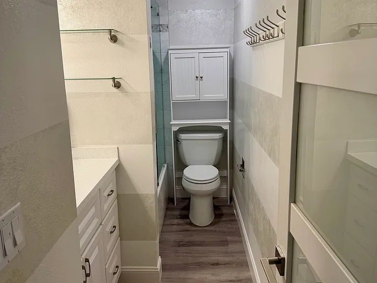 Full bathroom