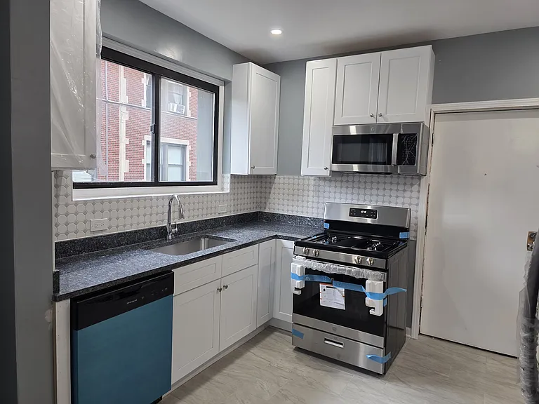 2054 E 69th St #1B — Photo 3