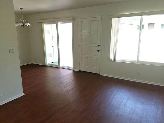 3rd image of 702 Poe Ln