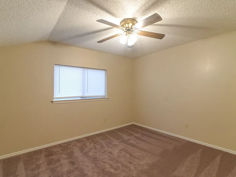 11815 Sunrise Dr — Photo 12