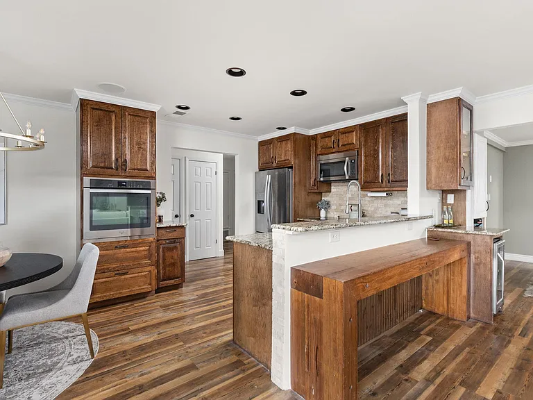 2710 Thrushwood Dr — Photo 14