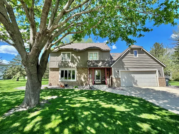 1400 Ridgeway Rd, Marshall, MN 56258