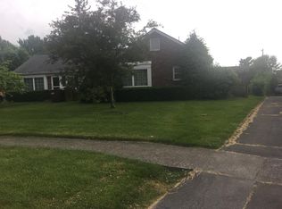 110 Greenbriar Rd, Lexington, KY 40503