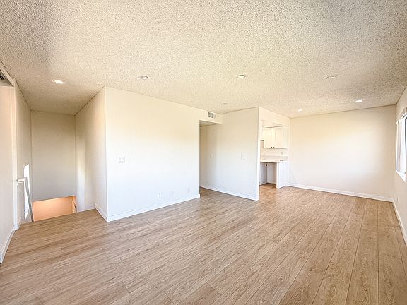 3rd image of 517 Fischer St APT 9