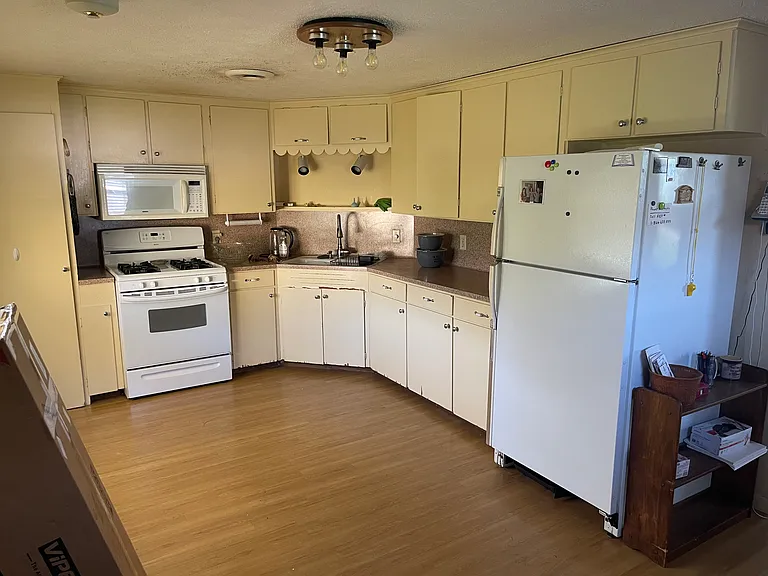 219 Allen Dr — Photo 6