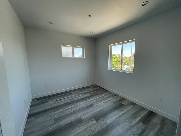 11451 Victory Blvd #B — Photo 6
